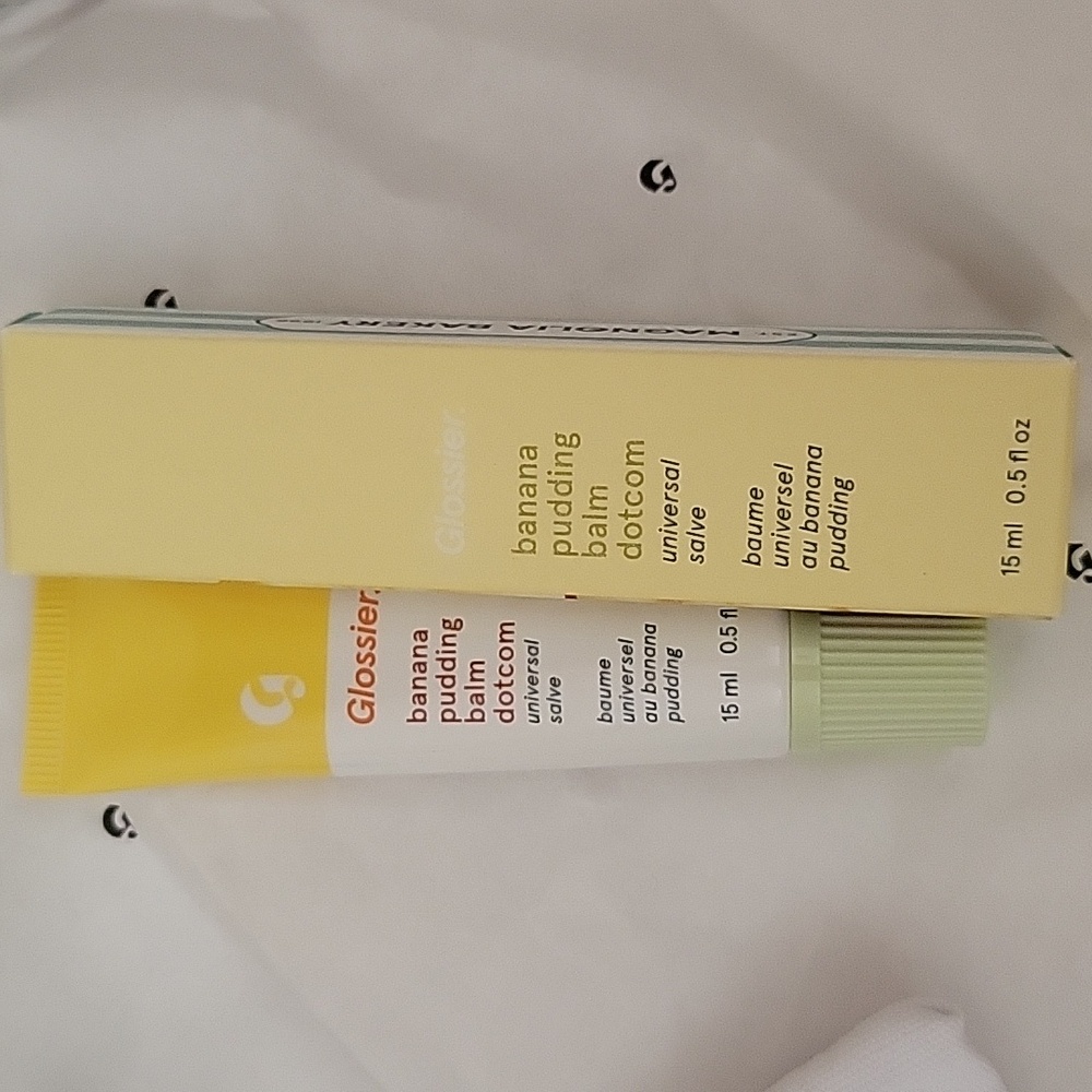 ▪︎☆ Glossier Banana Pudding Balm Dotcom & Banana Key Chain~ Balm Holder - Picture 2 of 7